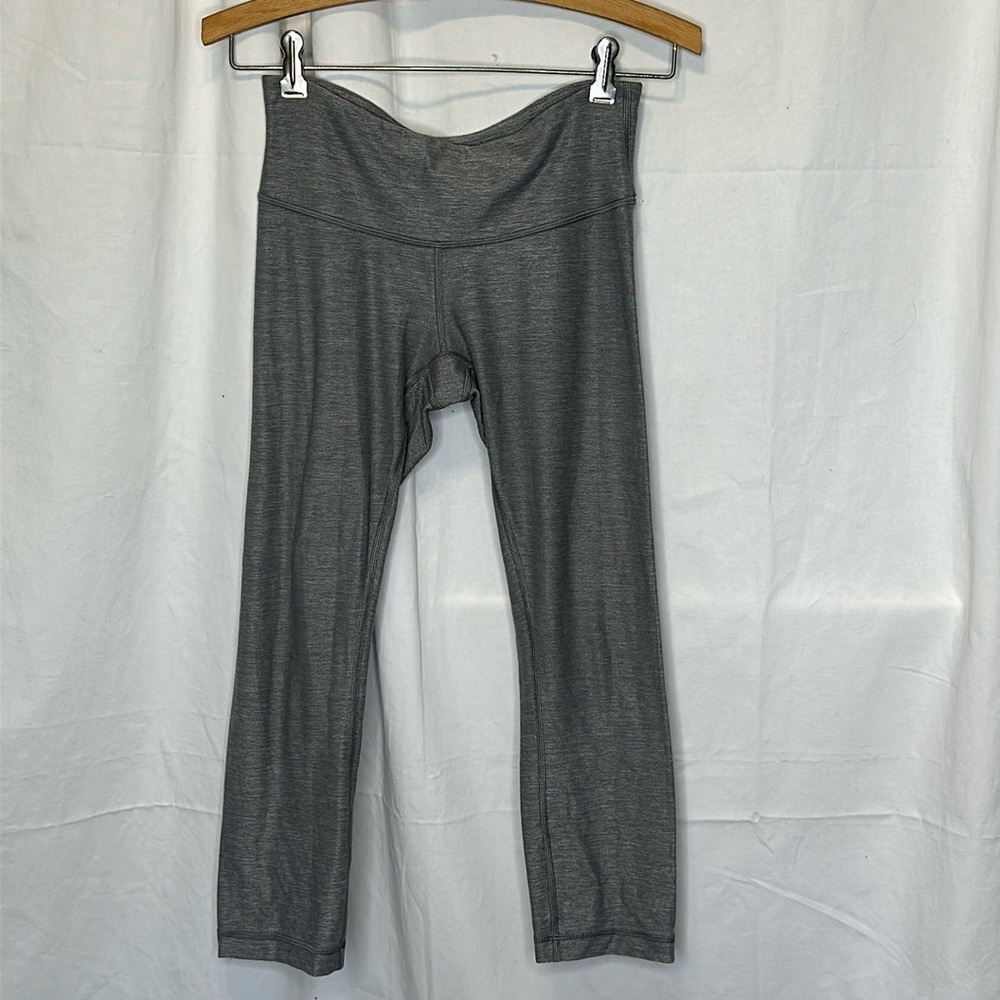 LULULEMON SIZE 4 CROPPED GRAY HEATHERED SOFT LEGGINGS NON COMPRESSION f20